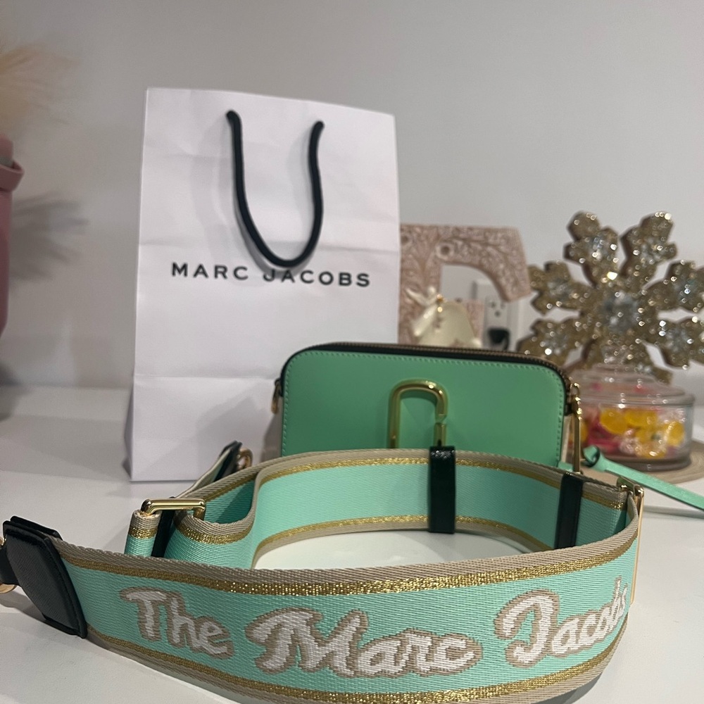 BNWT Marc Jacobs Green Crossbody Bag with Gold Accents